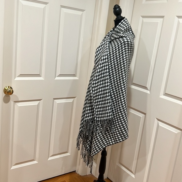 Versatile, 100% acrylic, black and white patterned shawl. Super soft and warm! - Picture 2 of 4